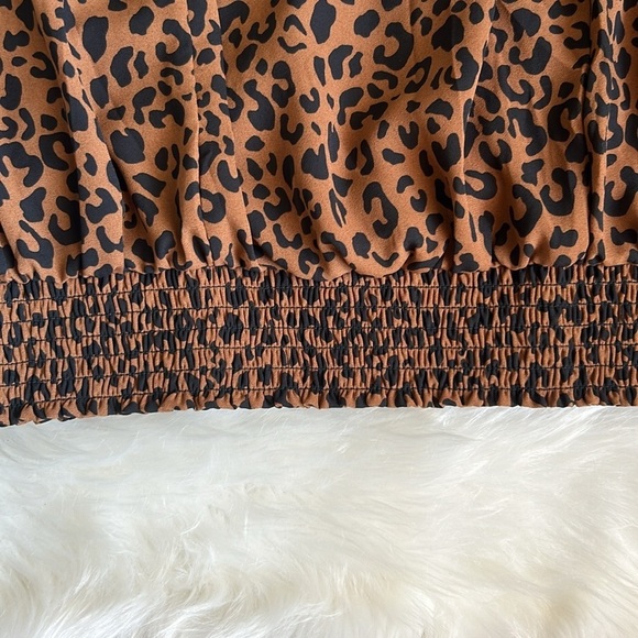 NEW Animal Print Ruffle Short Sleeve Top Size Large - Picture 7 of 8
